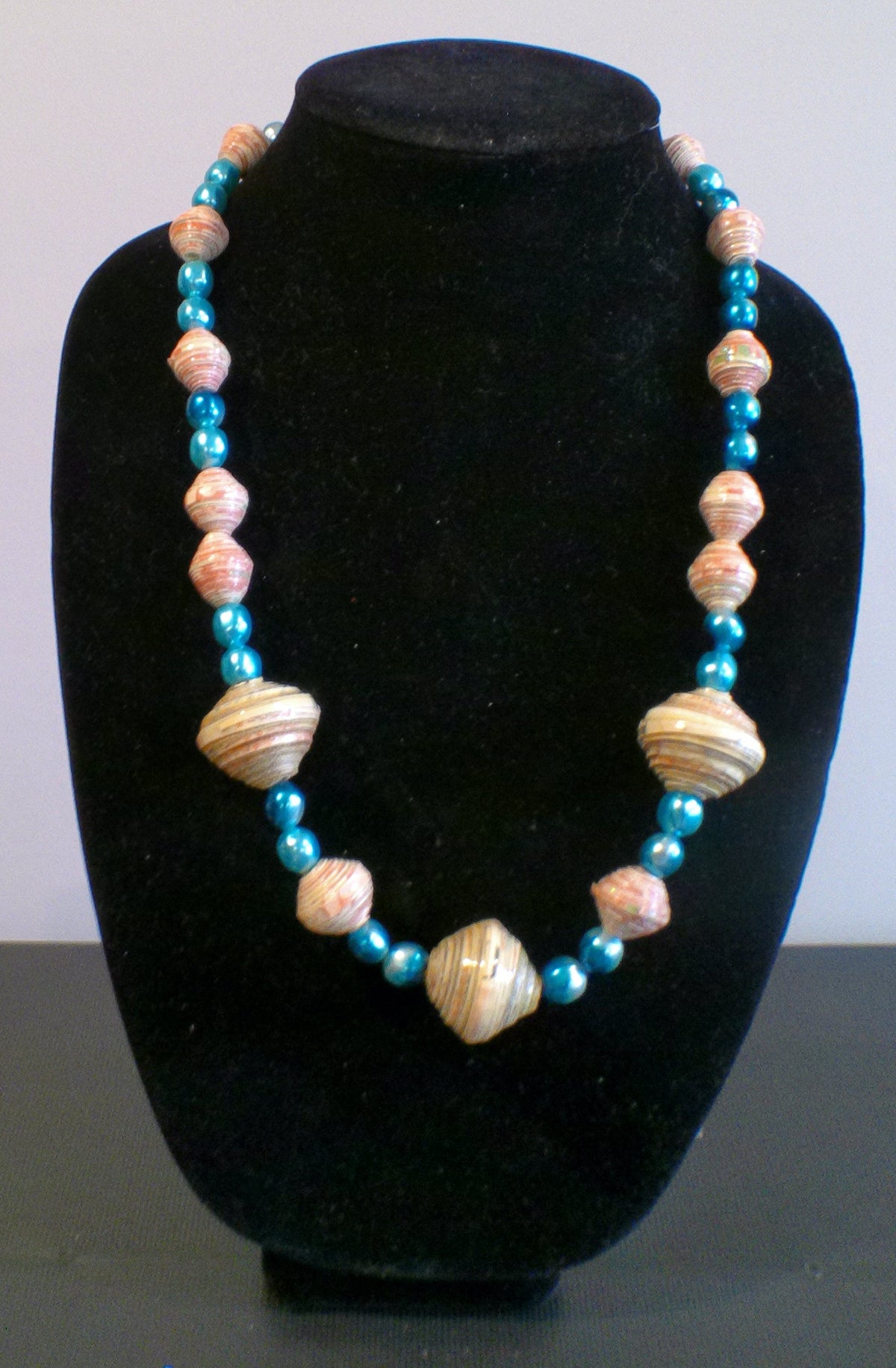 BLUE & BIEGE PAPER BEAD NECKLACE