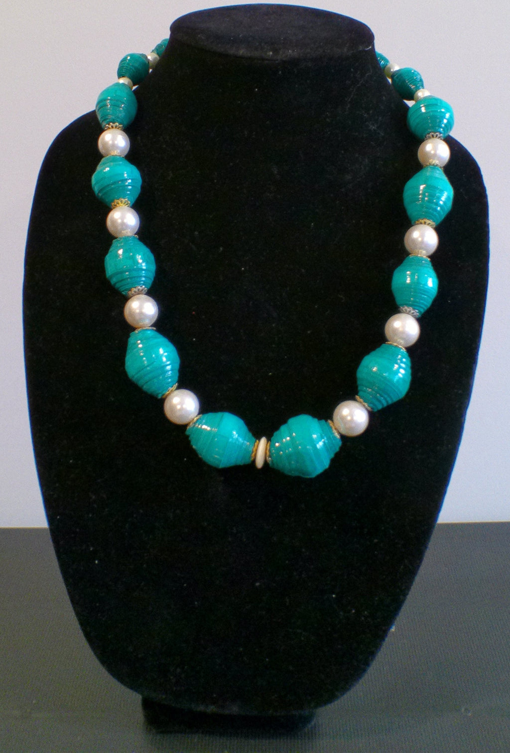BLUE GREEN NECKLACE