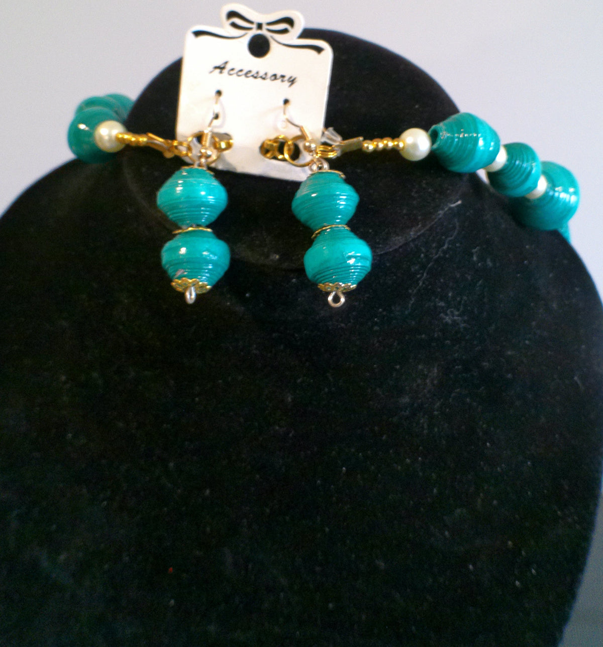 BLUE GREEN NECKLACE