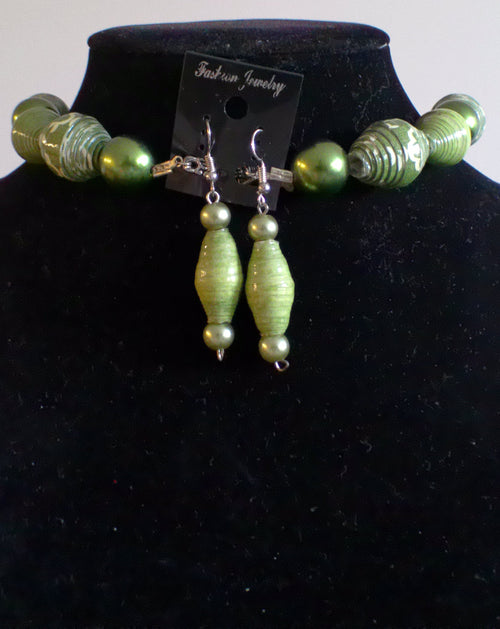 2 PC GREEN NECKLACE