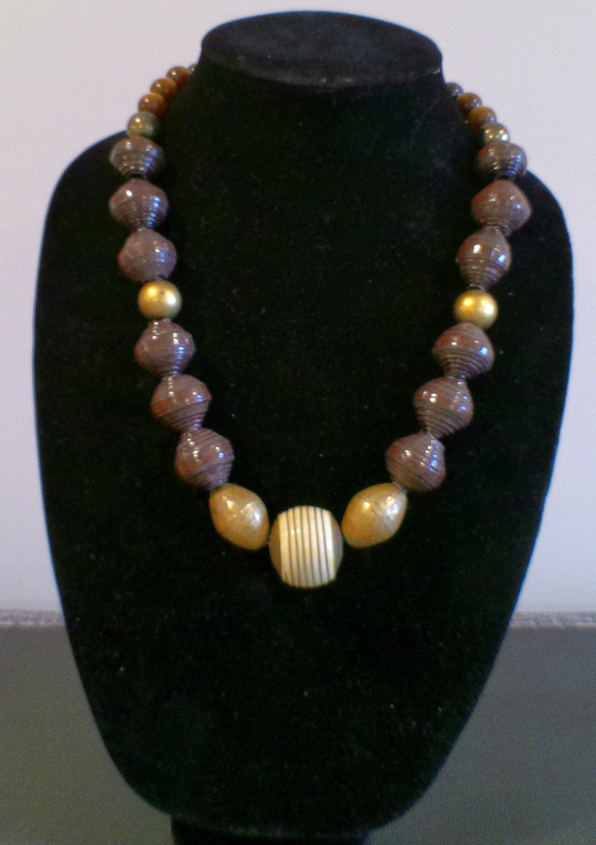 BROWN PAPER BEAD NECKLACE