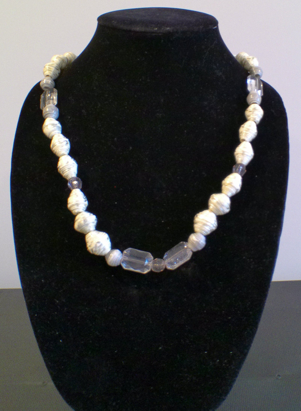WHITE PAPER BEAD NECKLACE