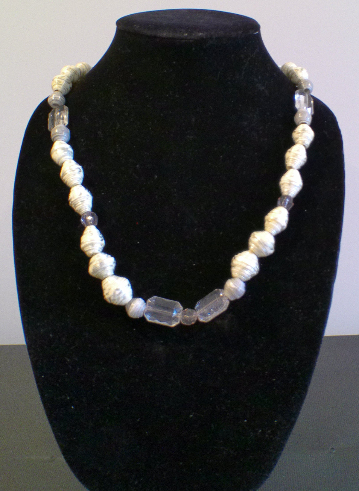 WHITE PAPER BEAD NECKLACE