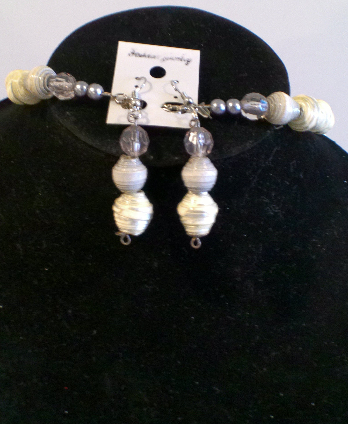 WHITE PAPER BEAD NECKLACE
